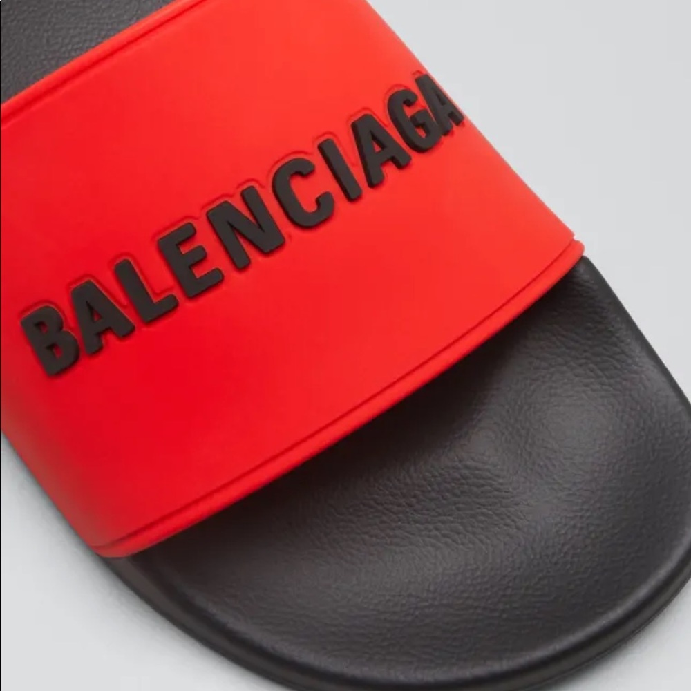 Balenciaga sandals in rubber,embossed logo accent. black and red. Size 13